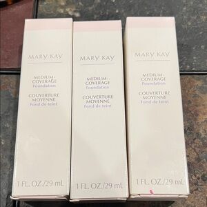 Mary Kay Medium-Coverage Foundation - Beige 300